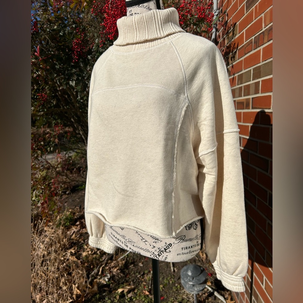 NWT🌷OFFLINE By Aerie Crop Sweater (NEW in stores!) - Picture 2 of 9